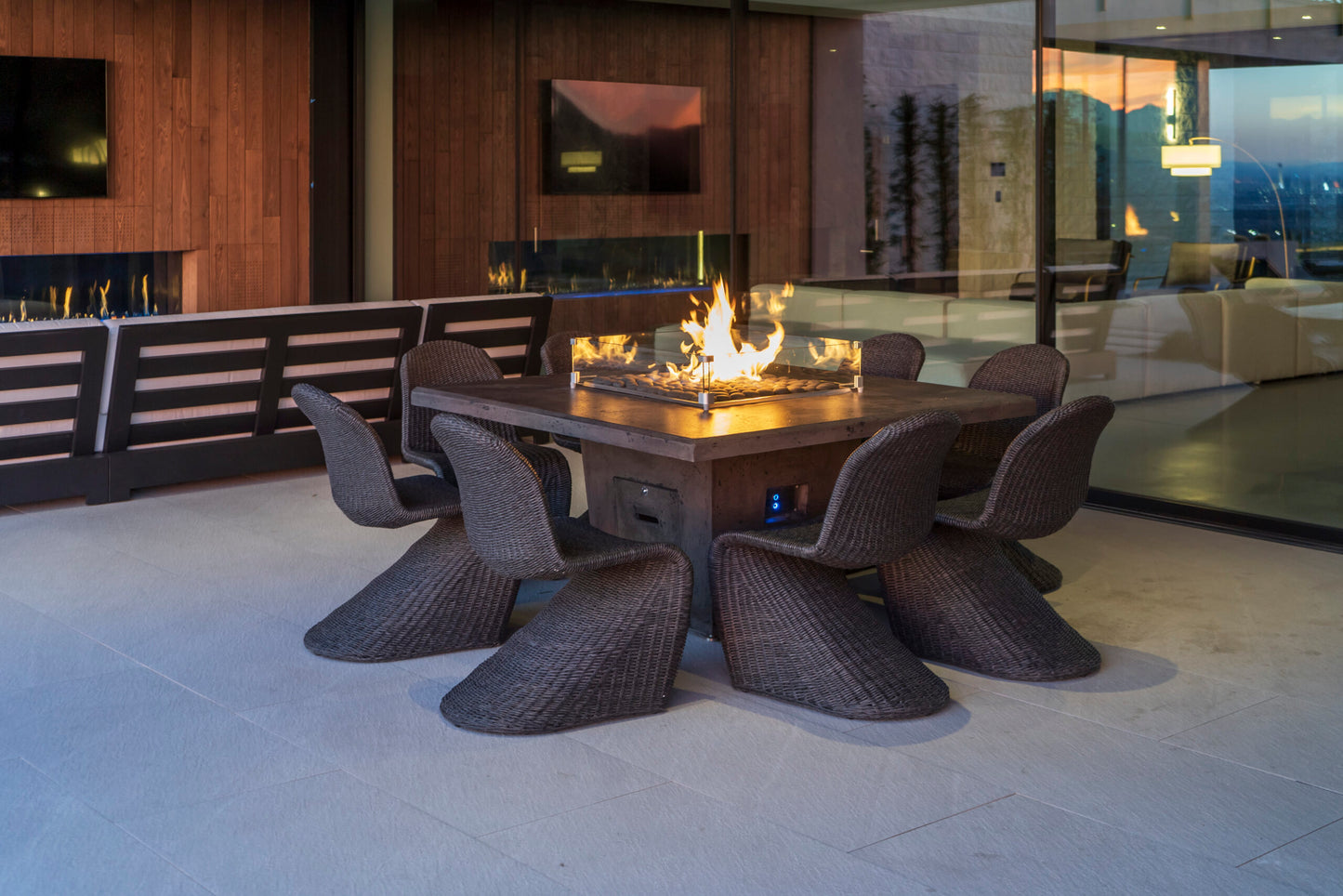 American Fyre Designs Cosmopolitan Square Dining Firetable
