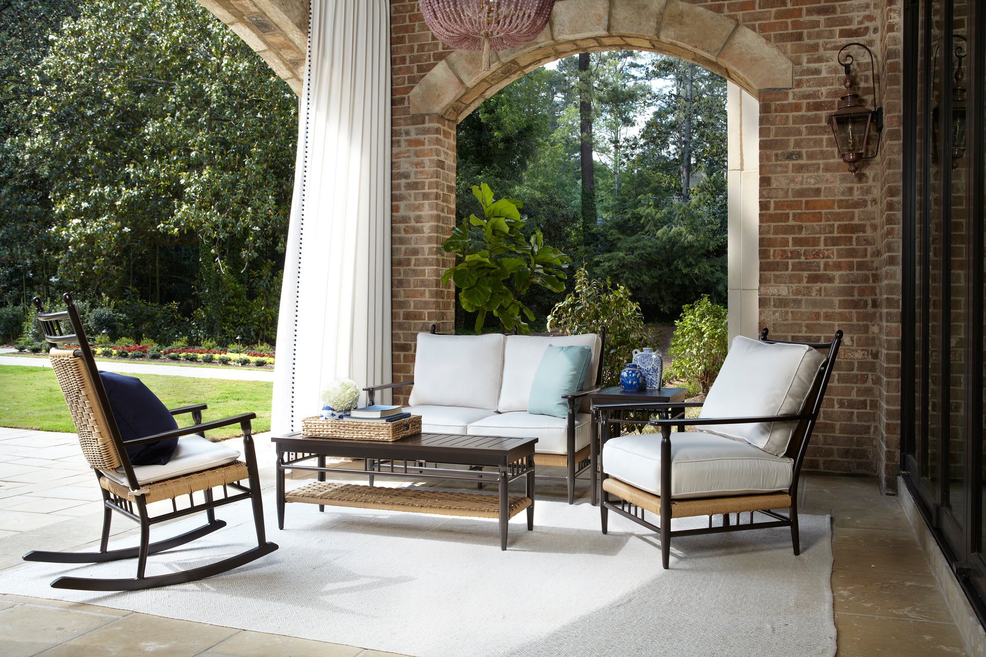 Lloyd Flanders Low Country 49" Rectangular Cocktail Table 77346 - Detail 2