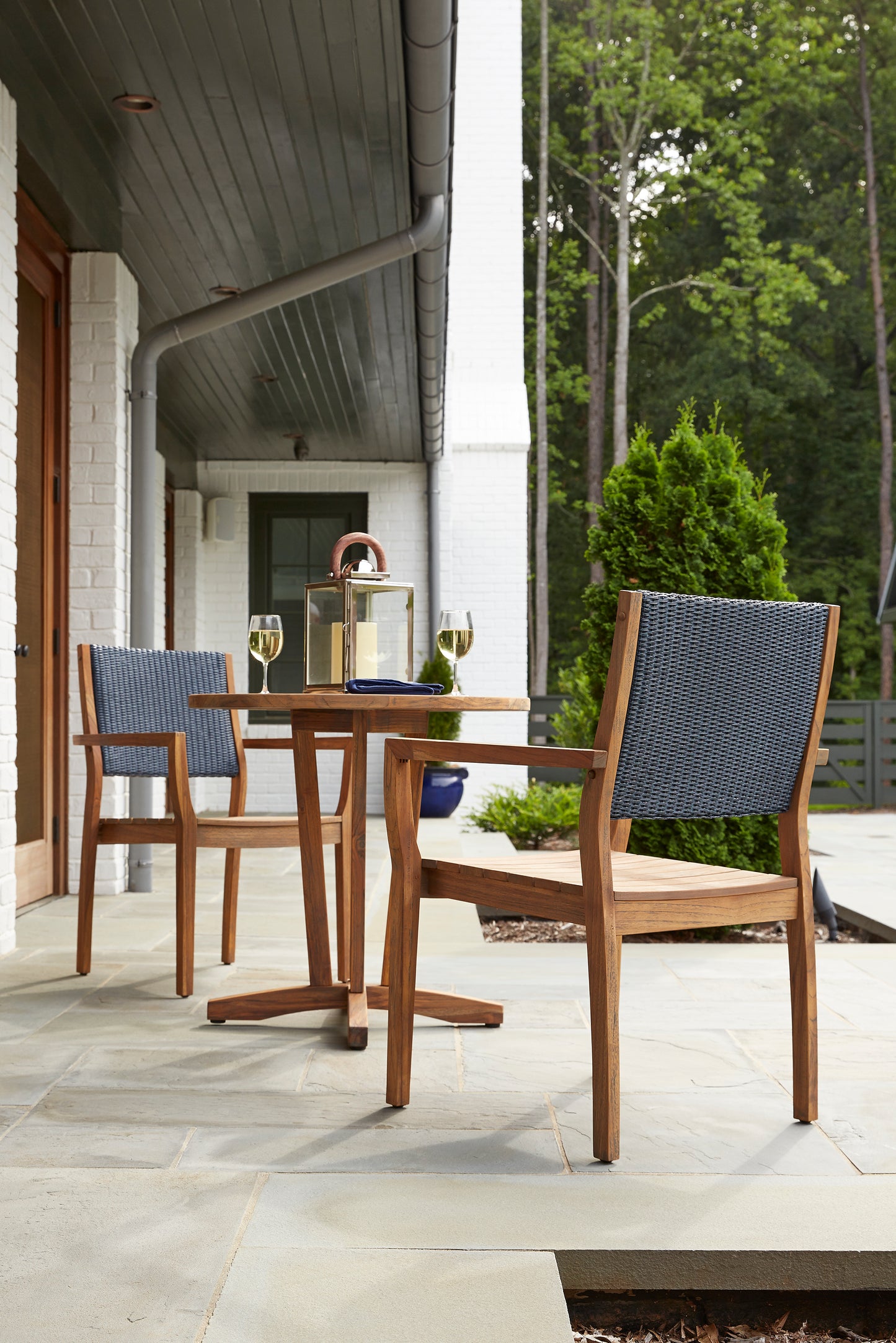 Lloyd Flanders Teak 30" Round Bistro Table 286136 - Detail 2