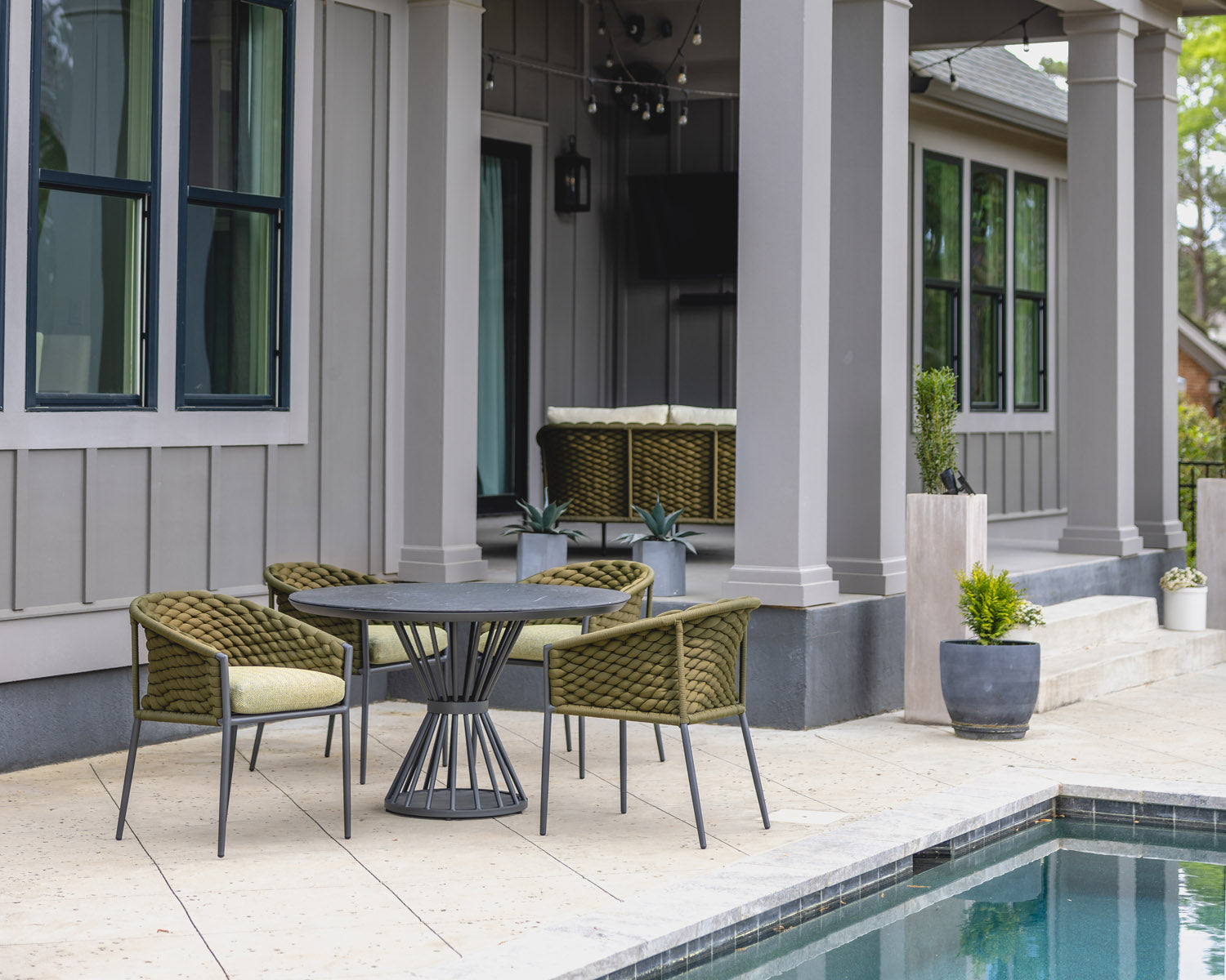 Lloyd Flanders Escape 47" Round Dining Table 309048 - Detail 1